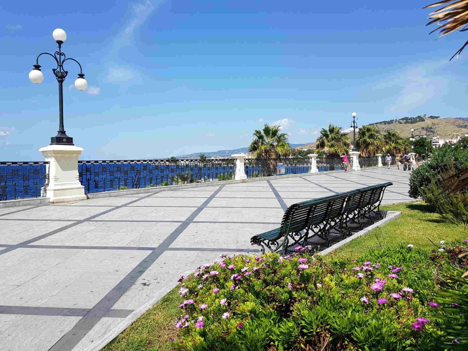 Il Balcone Sullo Stretto Bed & Breakfast Reggio Calabria Exterior photo